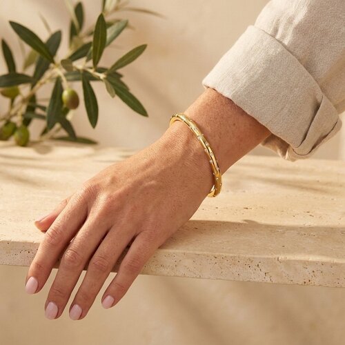 Lundholm Aster – Open Cuff Bangle with Cubic Zirconia – Gold-Tone Lundholm Aster – Open Cuff Bangle with Cubic Zirconia – Gold-Tone