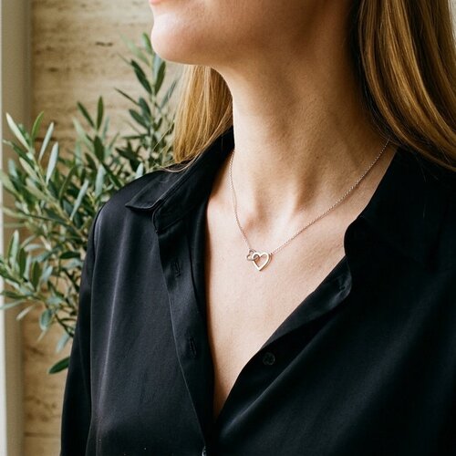 Lundholm Lieve – Necklace with Linked Hearts – Silver-Tone Lundholm Lieve – Necklace with Linked Hearts – Silver-Tone