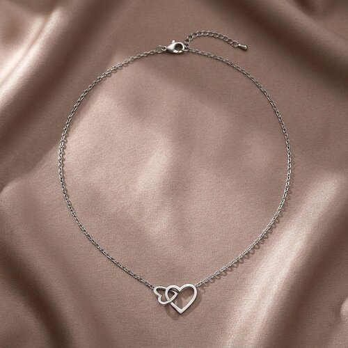 Lundholm Lieve – Necklace with Linked Hearts – Silver-Tone Lundholm Lieve – Necklace with Linked Hearts – Silver-Tone