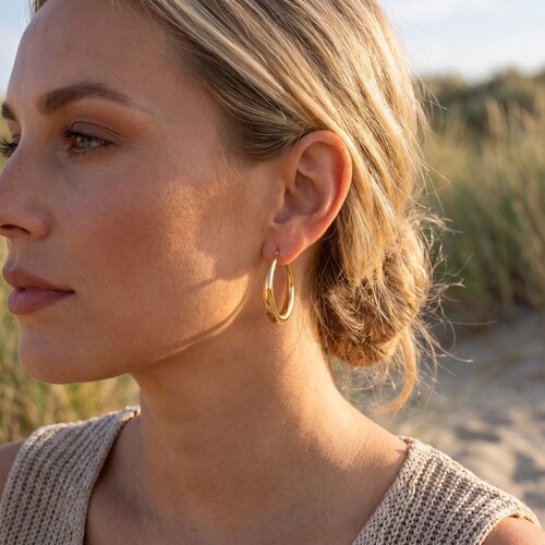 Lundholm Romée – Classic Hoops 4 cm – Gold-Tone Lundholm Romée – Classic Hoops 4 cm – Gold-Tone