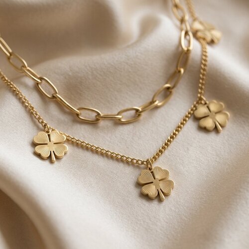 Lundholm Georgia – Layered Four-Leaf Clover Necklace – Gold-Tone Lundholm Georgia – Layered Four-Leaf Clover Necklace – Gold-Tone