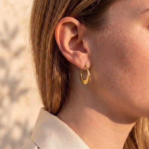 Lundholm Sonja – Chunky Half Moon Hoops 2.4 cm – Gold-Tone Lundholm Sonja – Chunky Half Moon Hoops 2.4 cm – Gold-Tone