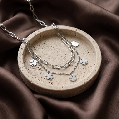Lundholm Georgia – Layered Klavertjevier Ketting – Zilverkleurig Lundholm Georgia – Layered Klavertjevier Ketting – Zilverkleurig