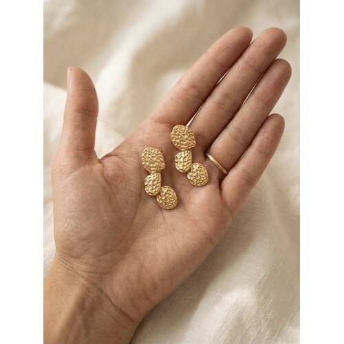 Lundholm Willow – Hammered Leaf Stud Earrings – Gold-Tone Lundholm Willow – Hammered Leaf Stud Earrings – Gold-Tone