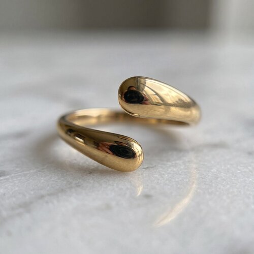 Lundholm Dagny – Adjustable Open Teardrop Ring – Gold-Tone Lundholm Dagny – Adjustable Open Teardrop Ring – Gold-Tone