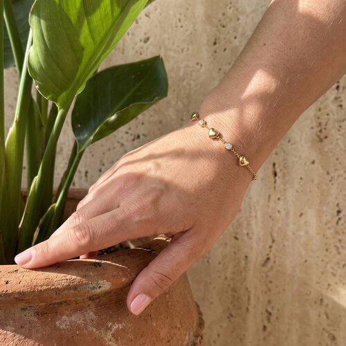 Lundholm Caroline – Heart Bracelet with Cubic Zirconia – Gold-Tone Lundholm Caroline – Heart Bracelet with Cubic Zirconia – Gold-Tone