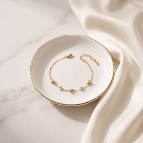 Lundholm Caroline – Heart Bracelet with Cubic Zirconia – Gold-Tone Lundholm Caroline – Heart Bracelet with Cubic Zirconia – Gold-Tone