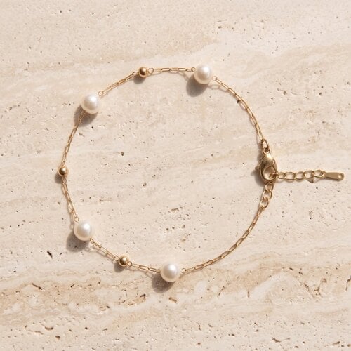 Lundholm Vivienne – Bracelet with White Pearls – Gold-Tone Lundholm Vivienne – Bracelet with White Pearls – Gold-Tone