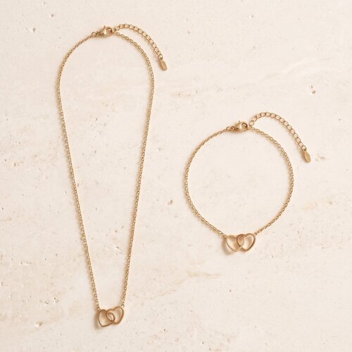 Lundholm Tova – Hartjes Sieradenset met Ketting en Armband – Goudkleurig Lundholm Tova – Hartjes Sieradenset met Ketting en Armband – Goudkleurig