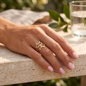 Lundholm Solange – Verstelbare Ring met Zirkonia Steentjes – Goudkleurig Lundholm Solange – Verstelbare Ring met Zirkonia Steentjes – Goudkleurig