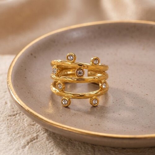 Lundholm Solange – Adjustable Ring with Zirconia Stones – Gold-Tone