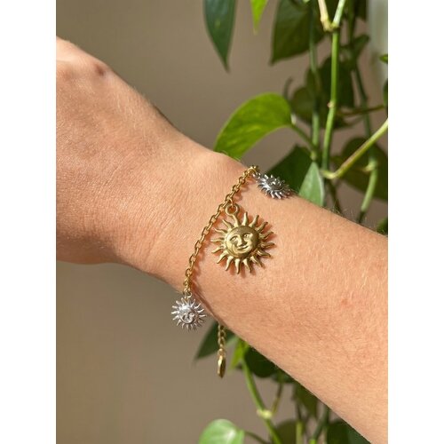 Lundholm Helia – Charm Bracelet with Three Suns – Gold- and Silver-tone