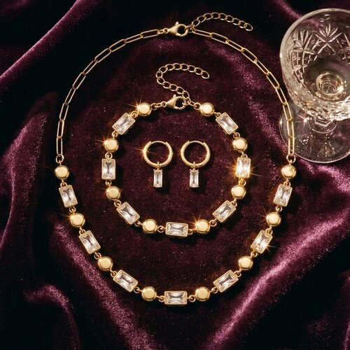 Lundholm Kate – Dreiteiliges Schmuckset mit Zirkonia – Goldfarben Lundholm Kate – Dreiteiliges Schmuckset mit Zirkonia – Goldfarben