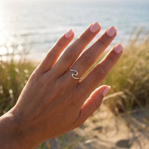 Lundholm Milea – Adjustable Wave Ring for Women – Silver-Tone Lundholm Milea – Adjustable Wave Ring for Women – Silver-Tone