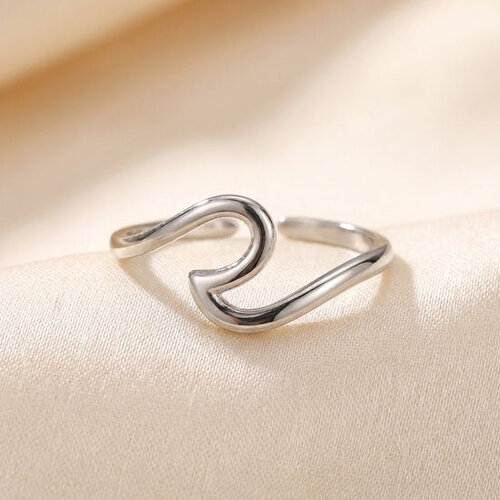 Lundholm Milea – Adjustable Wave Ring for Women – Silver-Tone Lundholm Milea – Adjustable Wave Ring for Women – Silver-Tone
