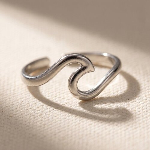 Lundholm Milea – Adjustable Wave Ring for Women – Silver-Tone Lundholm Milea – Adjustable Wave Ring for Women – Silver-Tone