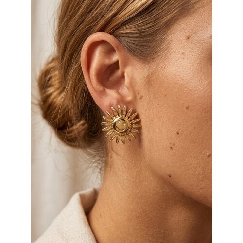 Lundholm Soley – Smiling Sun Earrings – Gold-Tone Lundholm Soley – Smiling Sun Earrings – Gold-Tone