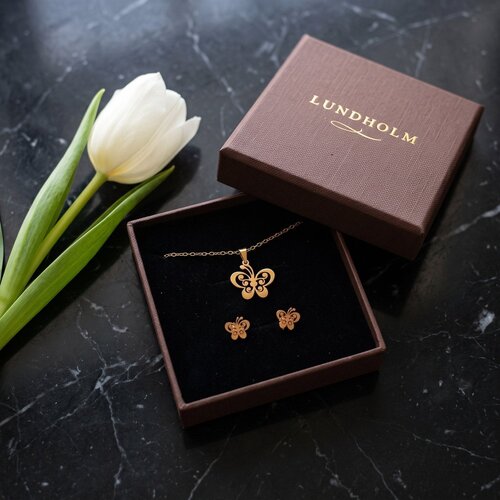 Lundholm Edda – Butterfly Necklace & Stud Earrings Set – Gold-Tone Lundholm Edda – Butterfly Necklace & Stud Earrings Set – Gold-Tone