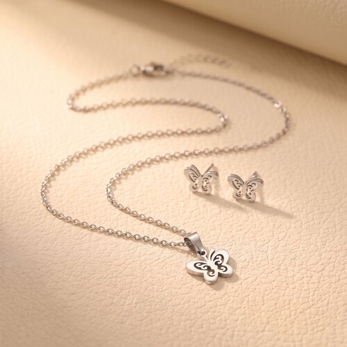 Lundholm Edda – Butterfly Necklace & Stud Earrings Set – Silver-Tone