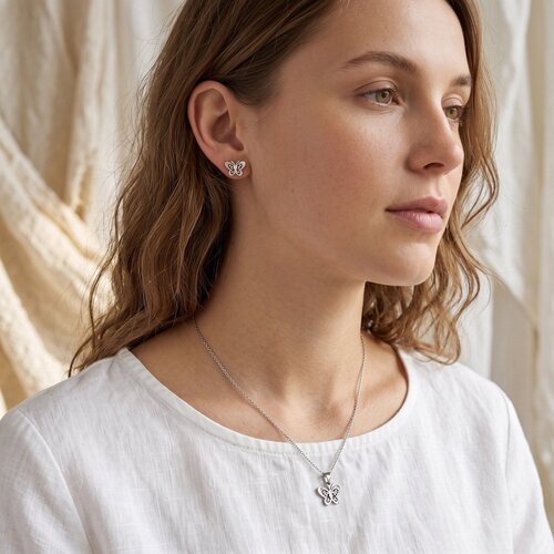 Lundholm Edda – Butterfly Necklace & Stud Earrings Set – Silver-Tone