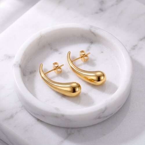 Lundholm Mirthe – Teardrop Earrings 3 cm – Gold-Tone Lundholm Mirthe – Teardrop Earrings 3 cm – Gold-Tone