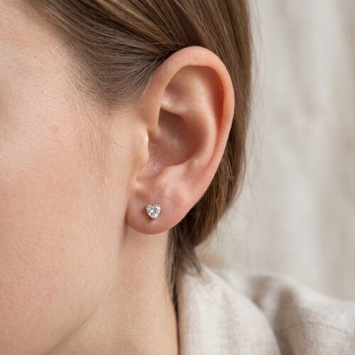 Lundholm Amour – Heart Stud Earrings with Cubic Zirconia 5 mm – Silver-Tone Lundholm Amour – Heart Stud Earrings with Cubic Zirconia 5 mm – Silver-Tone