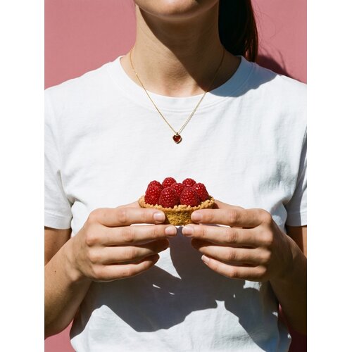 Lundholm Emilia – Necklace with Red Heart – Gold-Tone Lundholm Emilia – Necklace with Red Heart – Gold-Tone