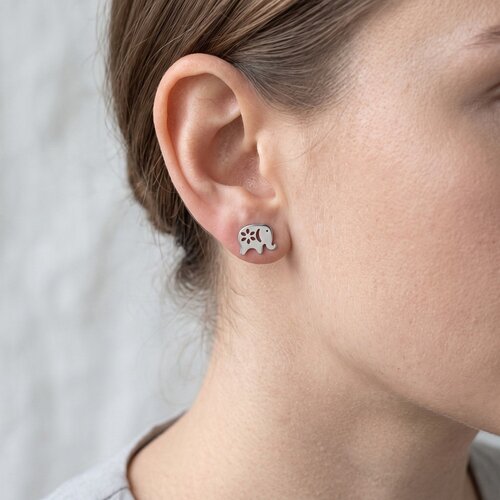 Lundholm Lucky – Elephant Stud Earrings with Flower – Silver-Tone Lundholm Lucky – Elephant Stud Earrings with Flower – Silver-Tone