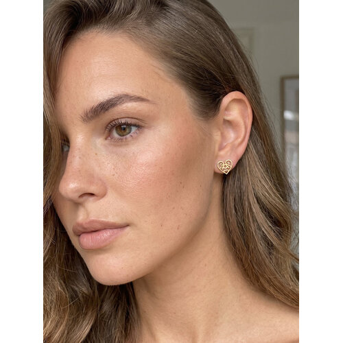 Lundholm Lovisa – Open Heart Stud Earrings – Gold-Tone Lundholm Lovisa – Open Heart Stud Earrings – Gold-Tone