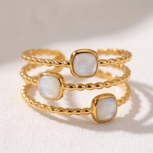 Lundholm Maeve – Statement Ring with Square Stones – White Lundholm Maeve – Statement Ring with Square Stones – White