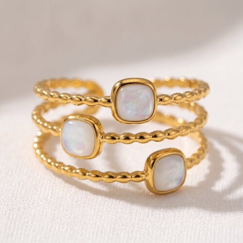 Lundholm Maeve – Statement Ring with Square Stones – White Lundholm Maeve – Statement Ring with Square Stones – White