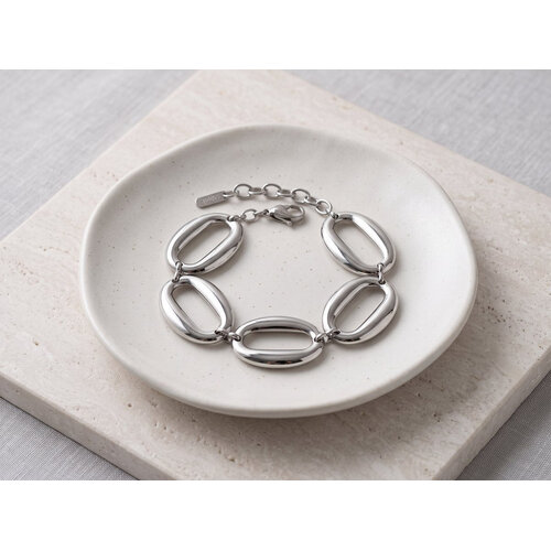 Lundholm Delphine – Chunky Link Bracelet with Oval Links – Silver-Tone Lundholm Delphine – Chunky Link Bracelet with Oval Links – Silver-Tone