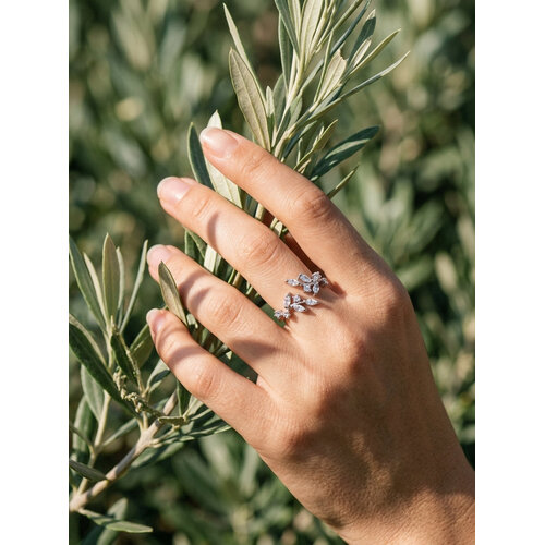 Lundholm Sanna – Adjustable Leaf Ring with Cubic Zirconia – Silver-Tone Lundholm Sanna – Adjustable Leaf Ring with Cubic Zirconia – Silver-Tone