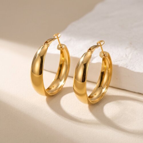 Lundholm Selja – Chunky Hoop Earrings for Women – Gold-Tone Lundholm Selja – Chunky Hoop Earrings for Women – Gold-Tone