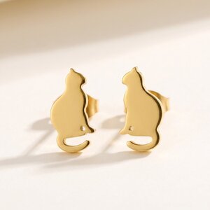 Lundholm Minou – Cat Stud Earrings – Gold-Tone Lundholm Minou – Cat Stud Earrings – Gold-Tone