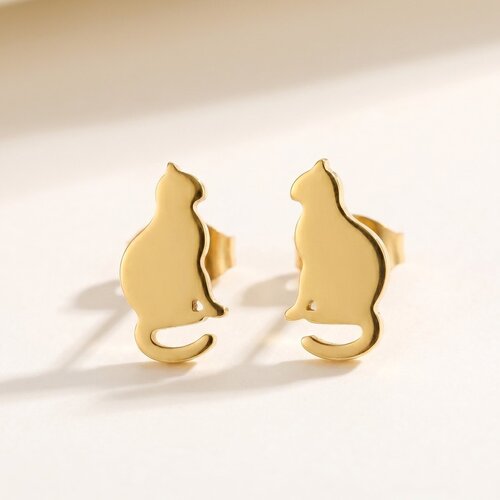 Lundholm Minou – Cat Stud Earrings – Gold-Tone Lundholm Minou – Cat Stud Earrings – Gold-Tone