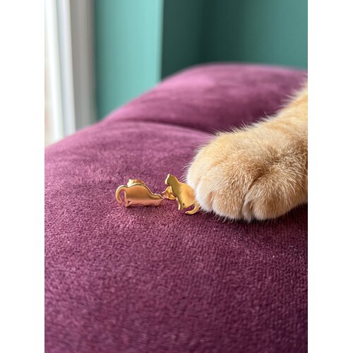 Lundholm Minou – Cat Stud Earrings – Gold-Tone Lundholm Minou – Cat Stud Earrings – Gold-Tone