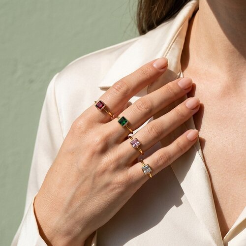 Lundholm Julie – Verstelbare Ring met Witte Zirkonia – Goudkleurig Lundholm Julie – Verstelbare Ring met Witte Zirkonia – Goudkleurig