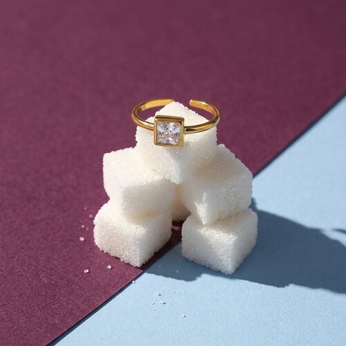 Lundholm Julie – Verstelbare Ring met Witte Zirkonia – Goudkleurig Lundholm Julie – Verstelbare Ring met Witte Zirkonia – Goudkleurig
