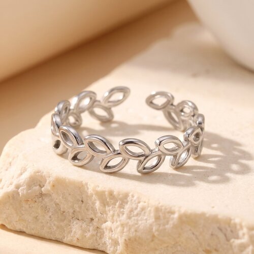 Lundholm Lieke – Verstelbare Ring met Bladdesign – Zilverkleurig Lundholm Lieke – Verstelbare Ring met Bladdesign – Zilverkleurig