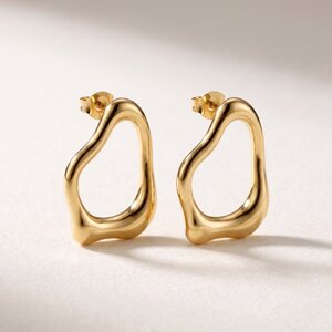 Lundholm Dakota – Geometric Stud Earrings 2.5 cm – Gold-Tone Lundholm Dakota – Geometric Stud Earrings 2.5 cm – Gold-Tone