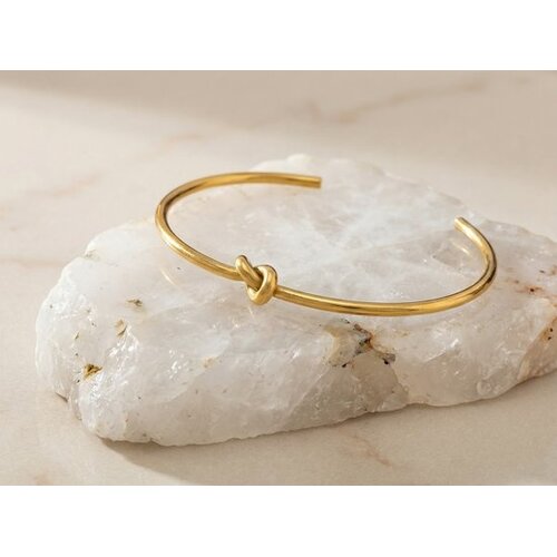 Lundholm Tammy – Open Bangle with Knot – Gold-Tone Lundholm Tammy – Open Bangle with Knot – Gold-Tone