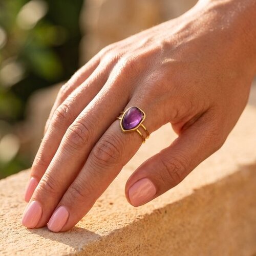 Lundholm Rosan – Adjustable Statement Ring with Natural Stone – Purple Stone – Gold-Tone Lundholm Rosan – Adjustable Statement Ring with Natural Stone – Purple Stone – Gold-Tone