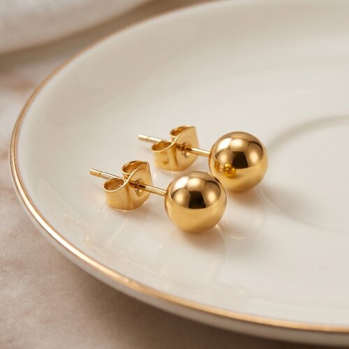 Lundholm Eugenia – Ball Stud Earrings 5 mm – Gold-Tone Lundholm Eugenia – Ball Stud Earrings 5 mm – Gold-Tone