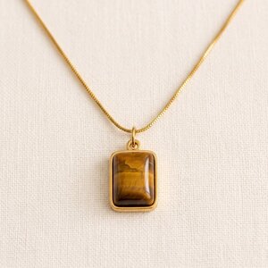 Lundholm Talia – Necklace with Tiger's Eye Pendant – Gold-Tone Lundholm Talia – Necklace with Tiger's Eye Pendant – Gold-Tone