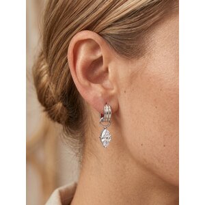 Lundholm Amelia – Bruids Hoops met Zirkonia – Zilverkleurig Lundholm Amelia – Bruids Hoops met Zirkonia – Zilverkleurig