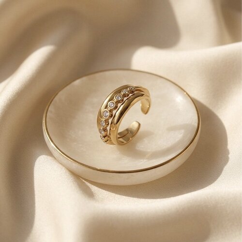 Lundholm Luce – Adjustable Triple Ring with Cubic Zirconia – Gold-Tone