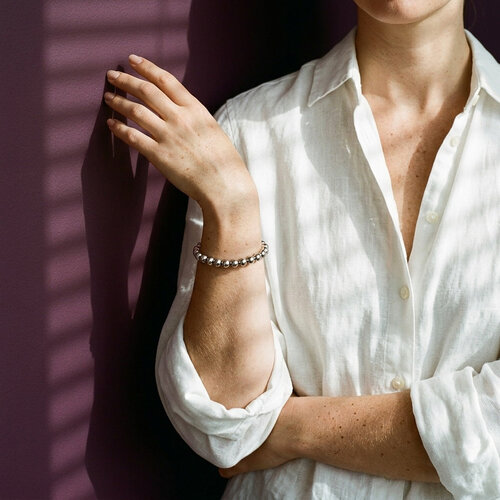 Lundholm Yuna – Stretch Beaded Bracelet for Women 4 mm – Silver-Tone Lundholm Yuna – Stretch Beaded Bracelet for Women 4 mm – Silver-Tone