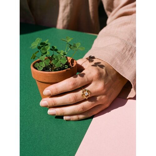 Lundholm Bloom – Adjustable Four-Leaf Clover Heart Ring – Gold-Tone Lundholm Bloom – Adjustable Four-Leaf Clover Heart Ring – Gold-Tone