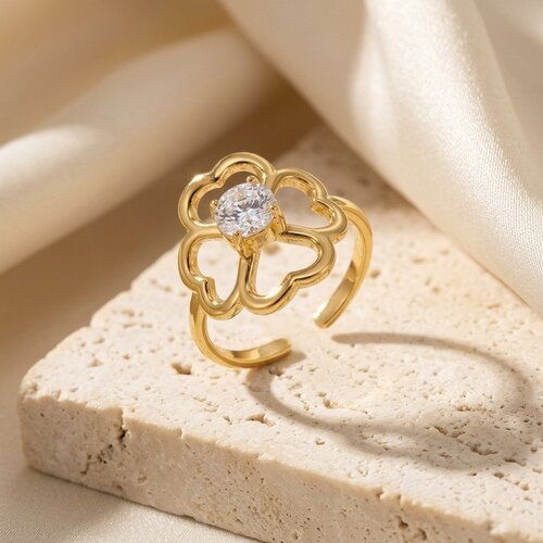 Lundholm Bloom – Adjustable Four-Leaf Clover Heart Ring – Gold-Tone Lundholm Bloom – Adjustable Four-Leaf Clover Heart Ring – Gold-Tone